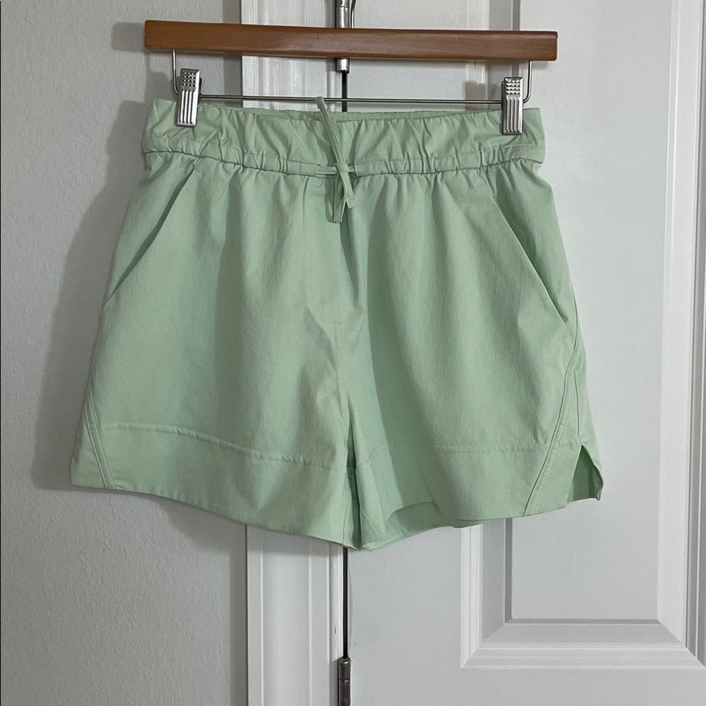 Lululemon Cinchanle High Rise Shorts